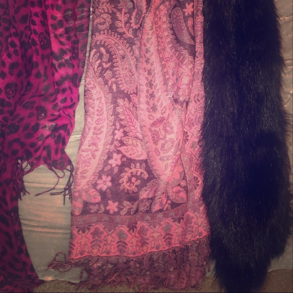 Scarves - Picture 4 of 4